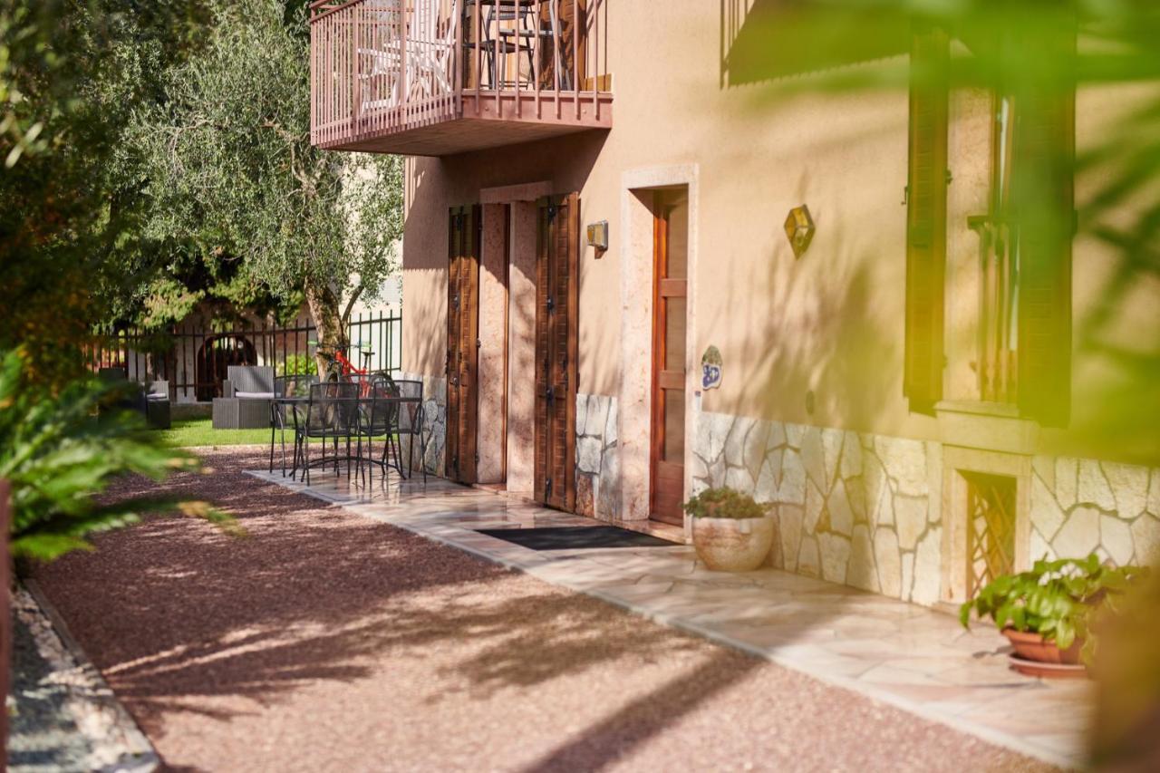 Casa Milani Lägenhet Malcesine Exteriör bild